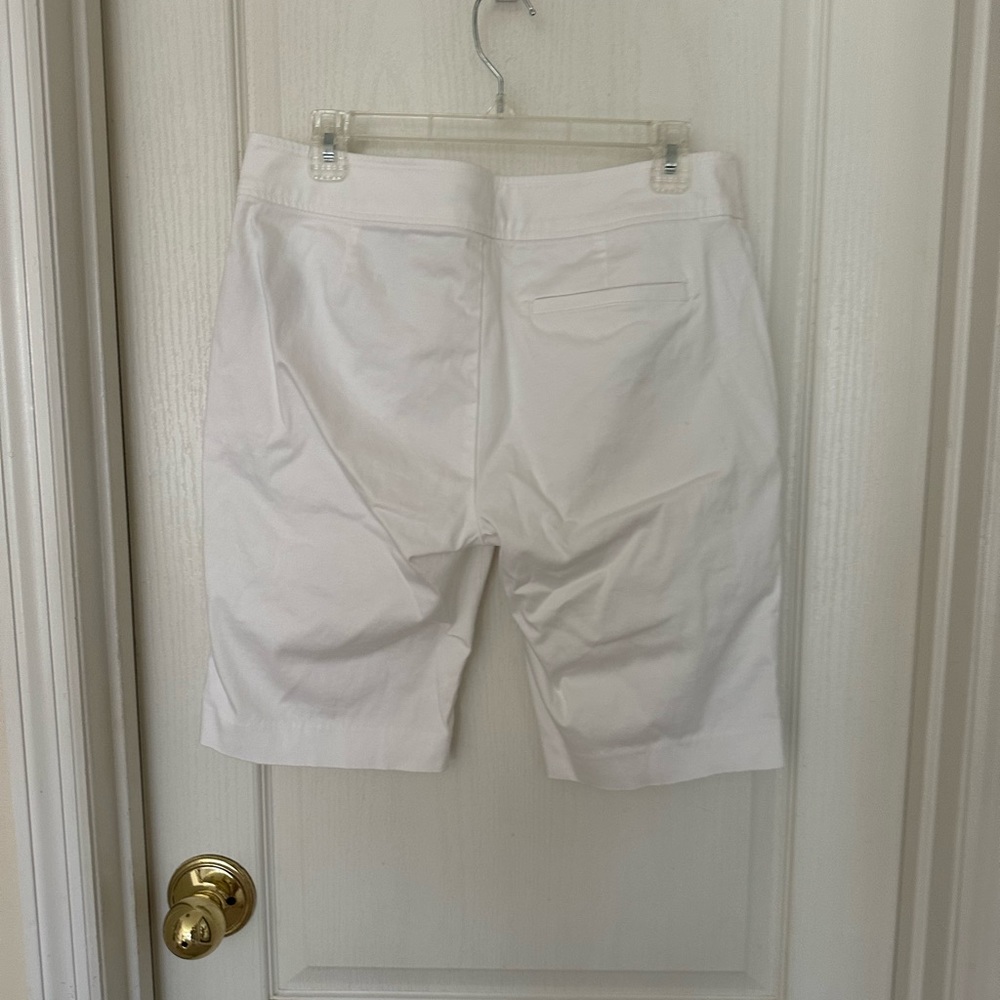 NWOT Chaps Women's White Shorts Cotton Blend, Sz 8. - Picture 3 of 8